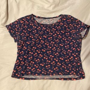 Cherry print crop-top